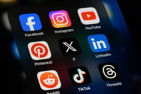 120+ Əsas Sosial Media Marketinq Statistikaları 2026 — Sprout Social