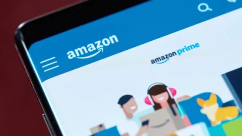 Amazon Walmart’ı Geridə Qoyaraq 2025-də Dünyanın Ən Böyük Şirkəti Oldu