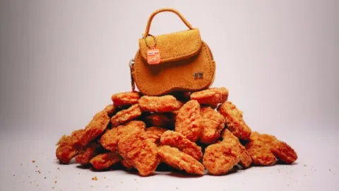 Burger King nuggetləri çantaya çevirdi