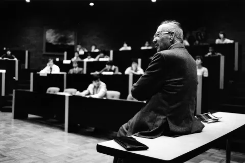 Peter Drucker kimdir? Müasir marketinq və menecment düşüncəsinin atası