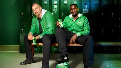 Sprite yeni kampaniyasında iki NBA ulduzunu bir araya gətirdi
