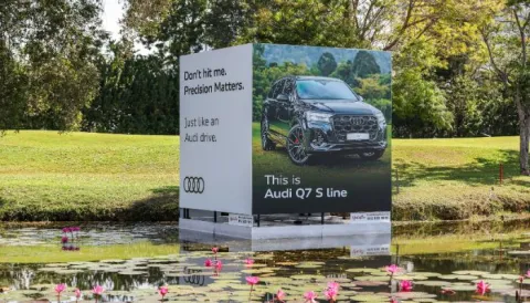 Audi golf meydanını reklam platformasına çevirdi