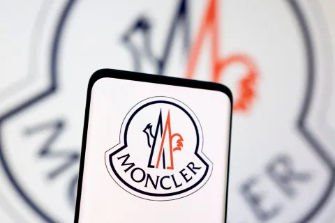 Moncler, AI Texnologiyaları ilə Vebsaytını Yenilədi